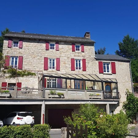 Maison D'Hotes "La Pierre Pointue" Saint-Léons Exterior foto